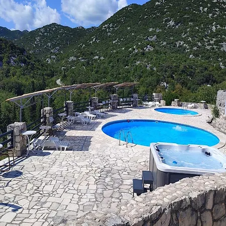 House With Two Bedrooms Dinko Hh