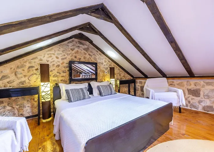 בית נופש House With Two Bedrooms Dinko Hh